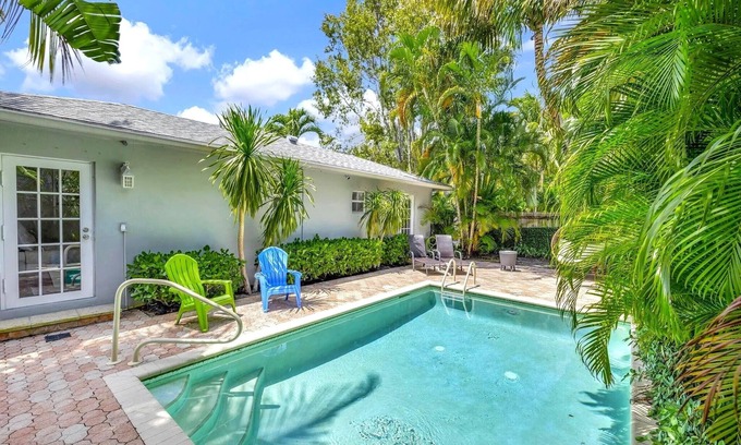 Flamingo Parks Maison | House in Historic community of West Palm Beach w complimentary Pool Heating