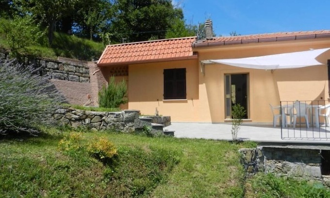 Zignago Maison | House in the green Vara Valley, 30 km from the sea, with terrace and garden