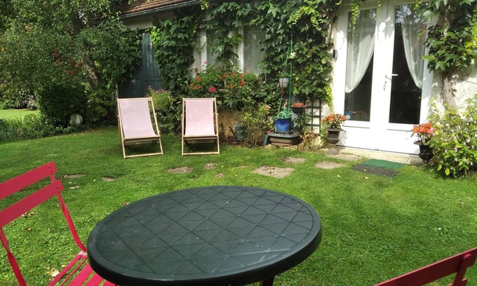 Saint-Jean-aux-Bois Lit Et Petit-Déjeuner | Maison dans jardin paysagé non clos