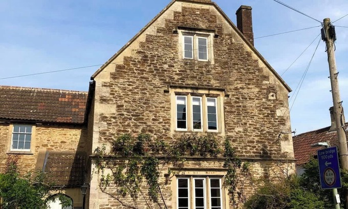 Beckington Maison | House in Pretty Beckington, Near Bath & Frome