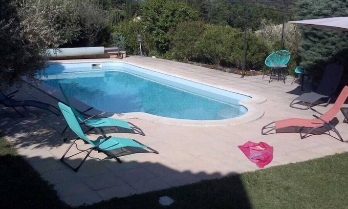 Pierrevert Maison | MAISON EN PROVENCE AVEC PISCINE '' LA GRENOUILLE BLEUE ''