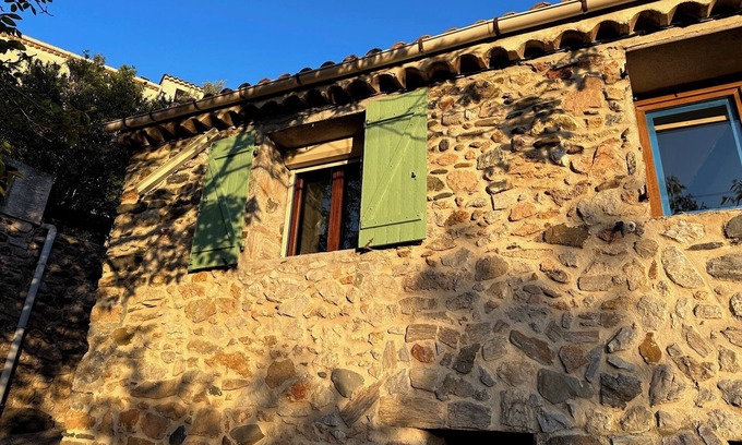 Vailhan Maison | Maison dans village collines et petit lac pour baignade, protection anti-ondes.