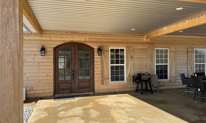 Coffeeville Maison | House Located Less Than 3 Miles of Grenada Lake