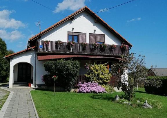 Catrnja Appartement | House Mihaela&nina