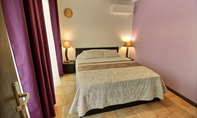 Cabrieres-d'Avignon Maison | Maison proche de L'Isle sur la Sorgue . Animaux de compagnie acceptés.
