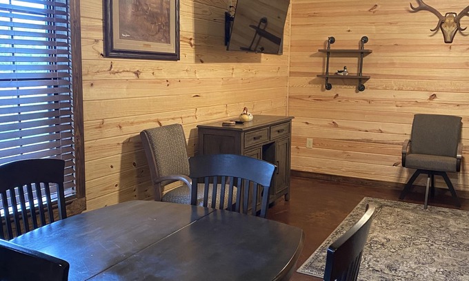 Sardis Maison | House near Sardis Lake, golf course and Oxford Ole Miss