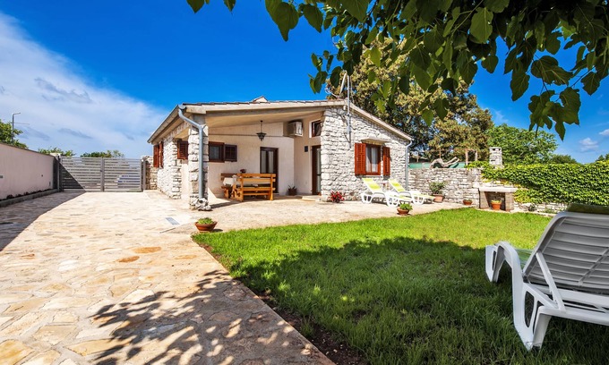 Krmed Maison | House Nino, relaxing house with garden