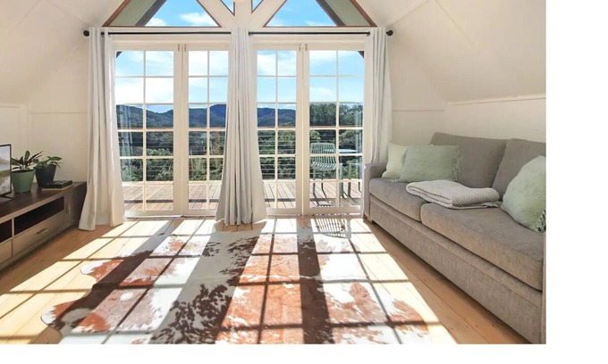 Upper Burringbar Cabine | "House Of Cadeau"