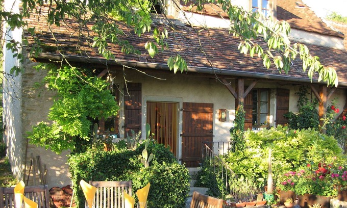 Sassangy Maison | MAISON D'EXCEPTION EN BOURGOGNE / PISCINE CHAUFÉE