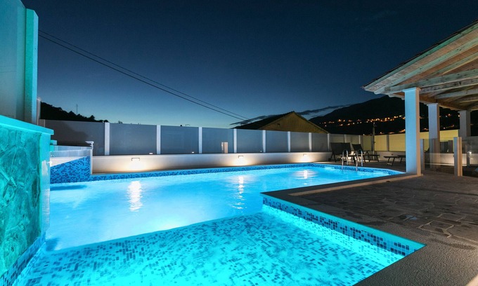 Srinjine Appartement | Oz's Oasis Appartement spacieux avec piscine privée et jardin