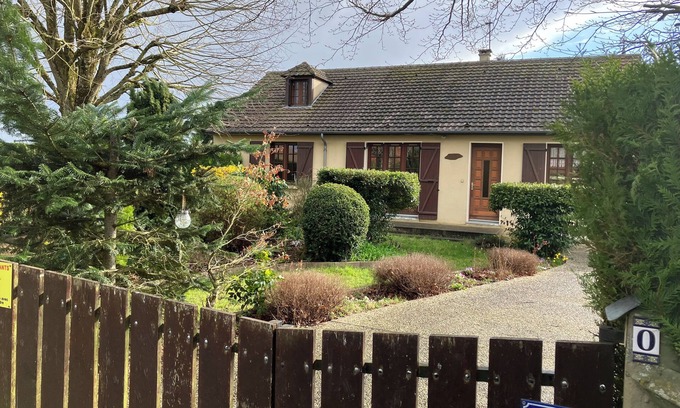 Saint-Maurice-Les-Charencey Maison | Maison de la paix et nature
