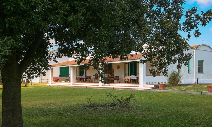 Pisticci Maison | House of Roses, Ionian coast of Matera, very close to the sea, Wi-FI, garden