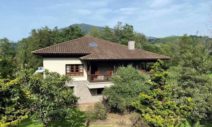 Arriondas Maison | House of the Carpenters