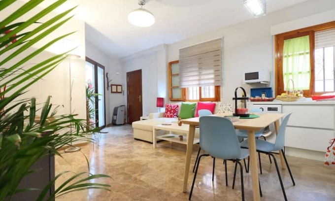 Cerro de la Golondrina-Salesianos Appartement | maison dans les cours historiques fortifiées