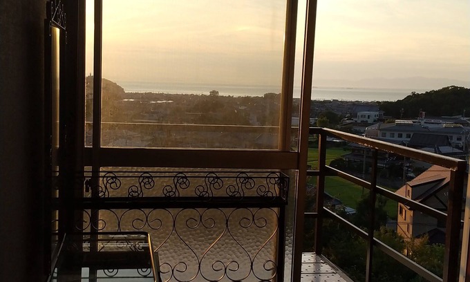 Sennan District Maison | House overlooking the sea from the top of a hill