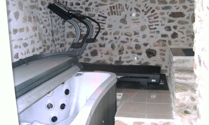 Joue En Charnie Maison | Maison 6 à 7 couchages avec un SPA