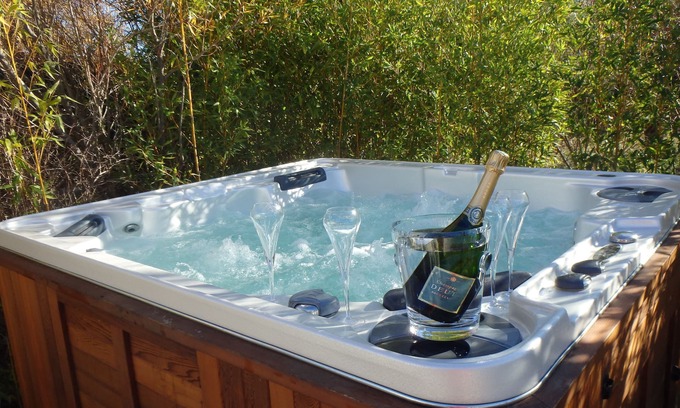 Maubec Maison | MAISON & SPA FACE AU LUBERON