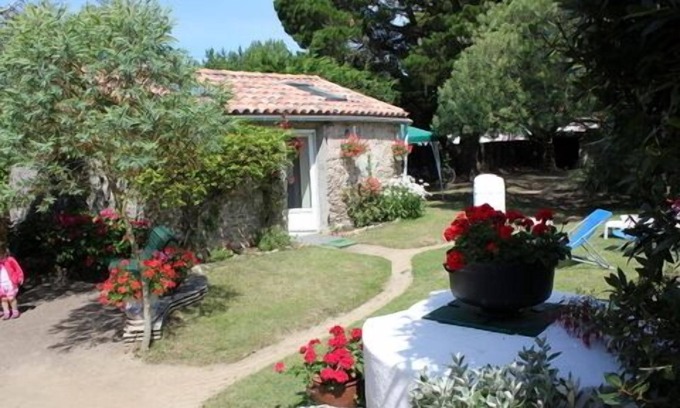 Saint-Brevin-l'Ocean Appartement | Maison-studio avec chambre annexe, sur jardin clos arboré