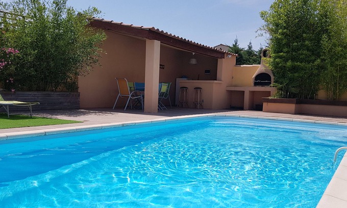 Bouillargues Villa | Maison tout confort + piscine 6/8 personnes