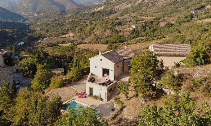 Montaulieu Villa | VILLA AVEC PISCINE, CALME ABSOLU ET VUE EXCEPTIONNELLE