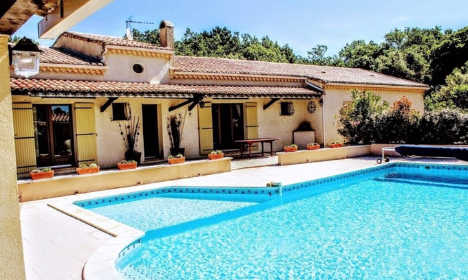 Pont-Saint-Esprit Villa | Villa climatisée avec piscine privée au calme, terrain clos