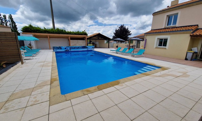 Port-Saint-Pere Villa | PROXIMITE DE PORNIC VILLA 230 M2 TERRASSE PISCINE 12 M CHAUFFEE JACUZZI