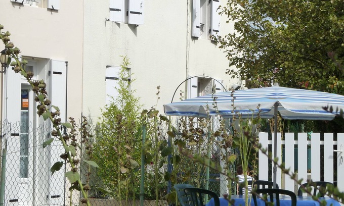 Corme Ecluse Maison | Appt avec jardin indpdt proche Royan ds gde maison traditionnelle