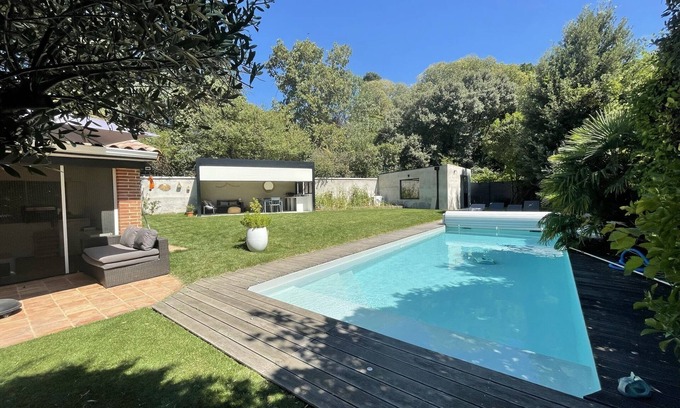 Toulouse South-East Maison | Centre - Maison de Charme de 200 M2 avec Piscine et SPA . Calme et Résidentiel