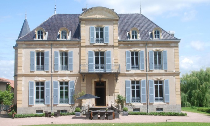 La Pacaudiere Autre | SUPER! Chateau Les Bardons / Villa avec piscine pour 12 personnes
