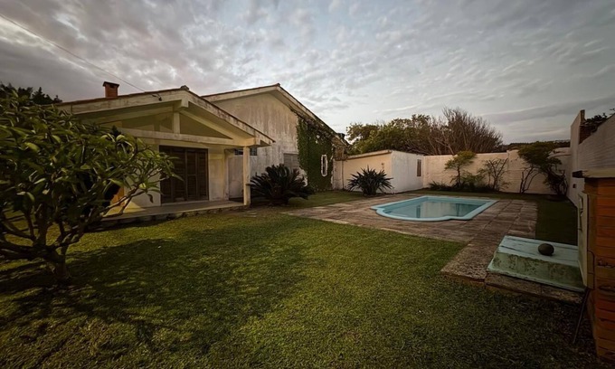 Santa Teresinha Maison | House with a unique style, cozy and just a few meters from the beach.
