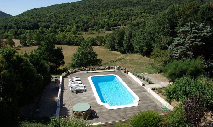 Ferrieres-Poussarou Maison | Maison avec piscine dans un environnement naturel d'exception