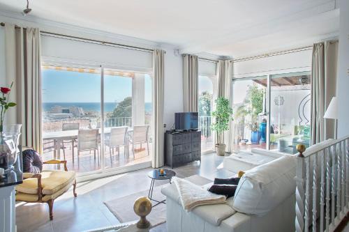 Sitges Maison | HOUSE WITH AMAZING VIEWS , OVERLOOKING THE FESTIVAL TOWN OF SITGES