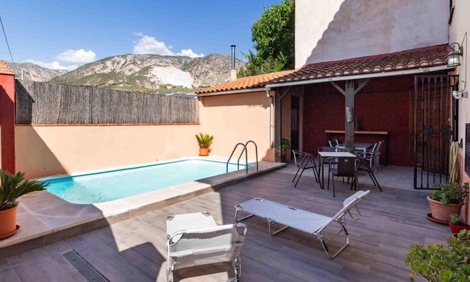 Durcal Villa | Maison avec barbecue et piscine