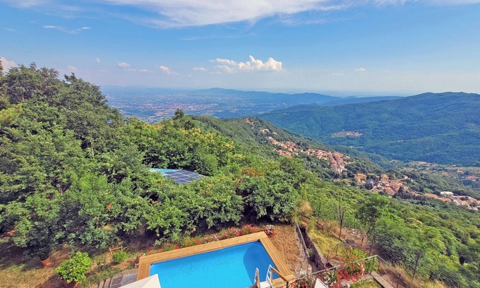 Cireglio Villa | Maison de caractère, Endroit très calme, Vue imprenable!