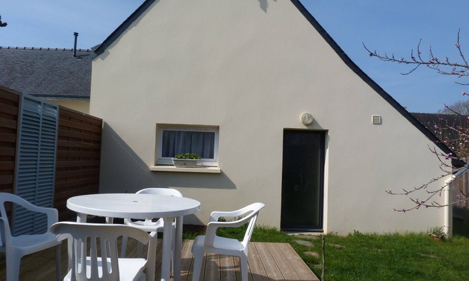 Pont-l'Abbe Maison | House with enclosed garden, quiet area of Trevannec, near center, sea 5-6 km