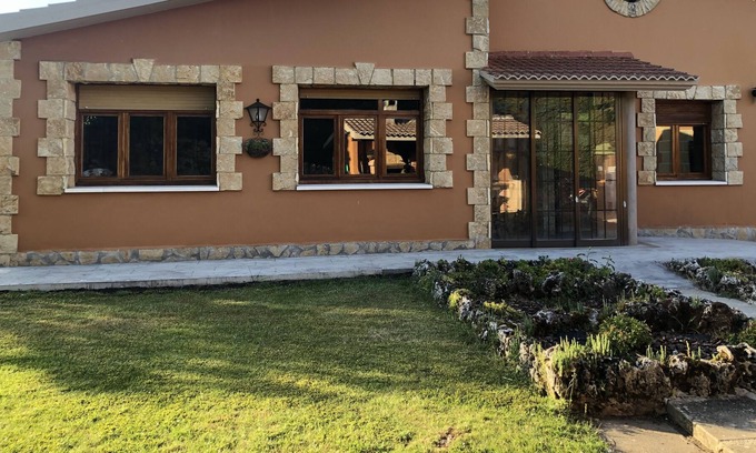 Ibeas de Juarros Maison | HOUSE WITH GARDEN