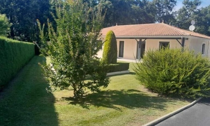 Latresne Maison | Maison avec piscine chaufée salle de jeux et terrain de boule