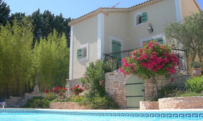 Carnoux-en-Provence Maison | Maison avec piscine calanques de Cassis