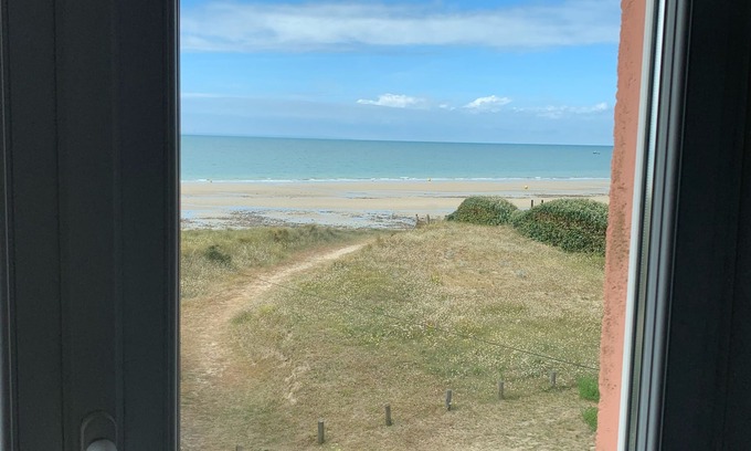 Saint-Germain-sur-Ay Maison | Maison avec vue sur mer, totalement rénovée en 2024 et à 2 minutes de la plage!