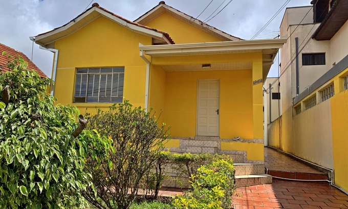 Uberaba Maison | House with garage and backyard in Curitiba