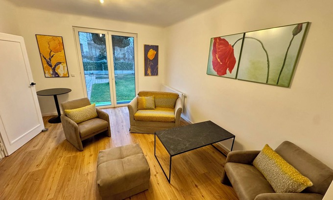 Donaustadt Maison | House with garden and pool near the Danube in Vienna. Quiet location. In the middle of the leisure area
