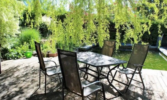 Dachau District Maison | House With Huge Garden & Pool Available for Booking