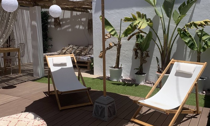 Sines Maison | House with indoor and outdoor garden - 5 minutes walk from the beach