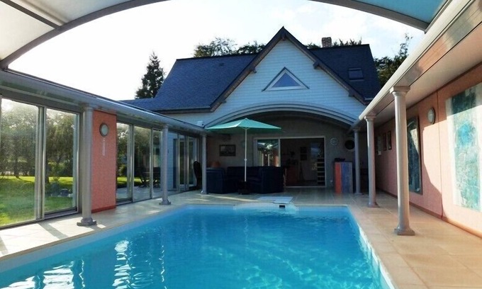 Limpiville Maison | Gîte "BRISEVAL" avec piscine intérieure chauffée toute l'année.