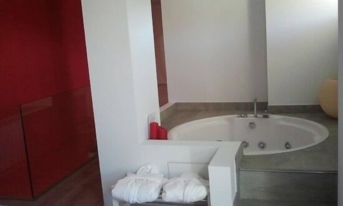 Olmos de Penafiel Cottage | Maison avec jacuzzi pour deux personnes dans la Ribera de Duero