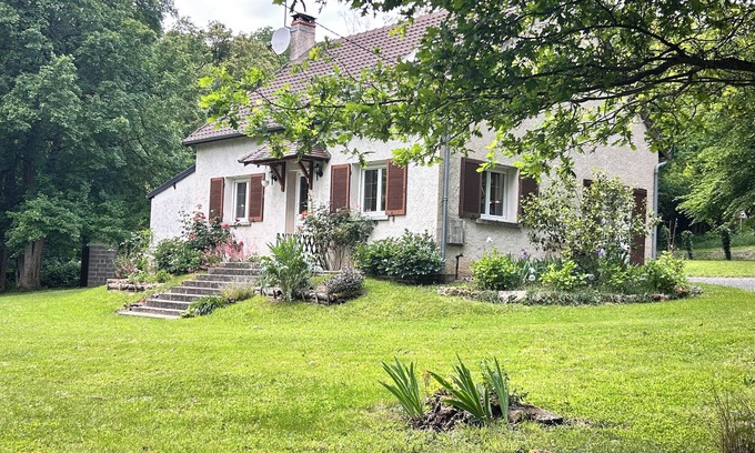 Lavenay Maison | Gîte Loir en Vallée à l'orée d'un bois, la nature en toutes saisons