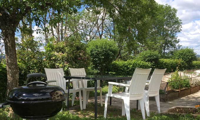 Loray Maison | Maison avec grand jardin et parking - Endroit calme