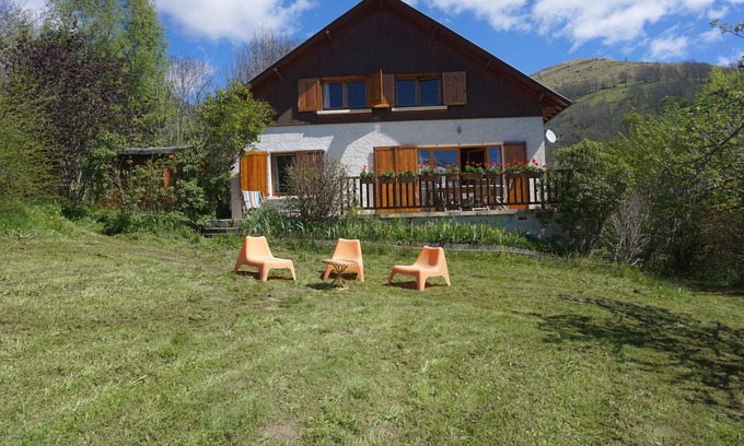 Cathervielle Maison | Chalet de charme et vue sur les montagnes. Entre Luchon et Loudenvielle.