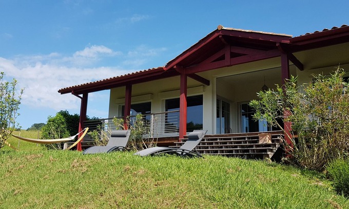 Lasse Maison | Maison vue panoramique sur les montagnes basque