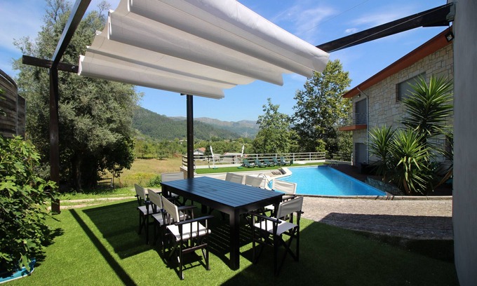 Amares Maison | Maison avec piscine et barbecue près de Gerês